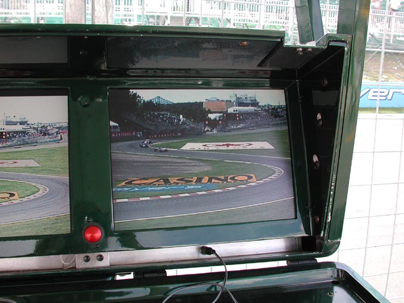 Atlantic race view from Eddie Irvine's pits.jpg 88.6K